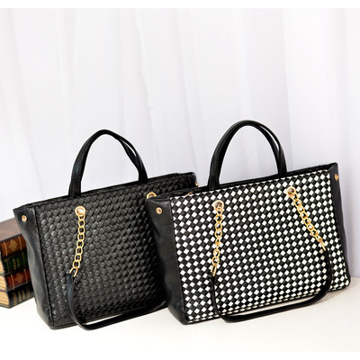 白溝2013新款時尚黑白格手提鏈條包 經典格紋的永恒魅力